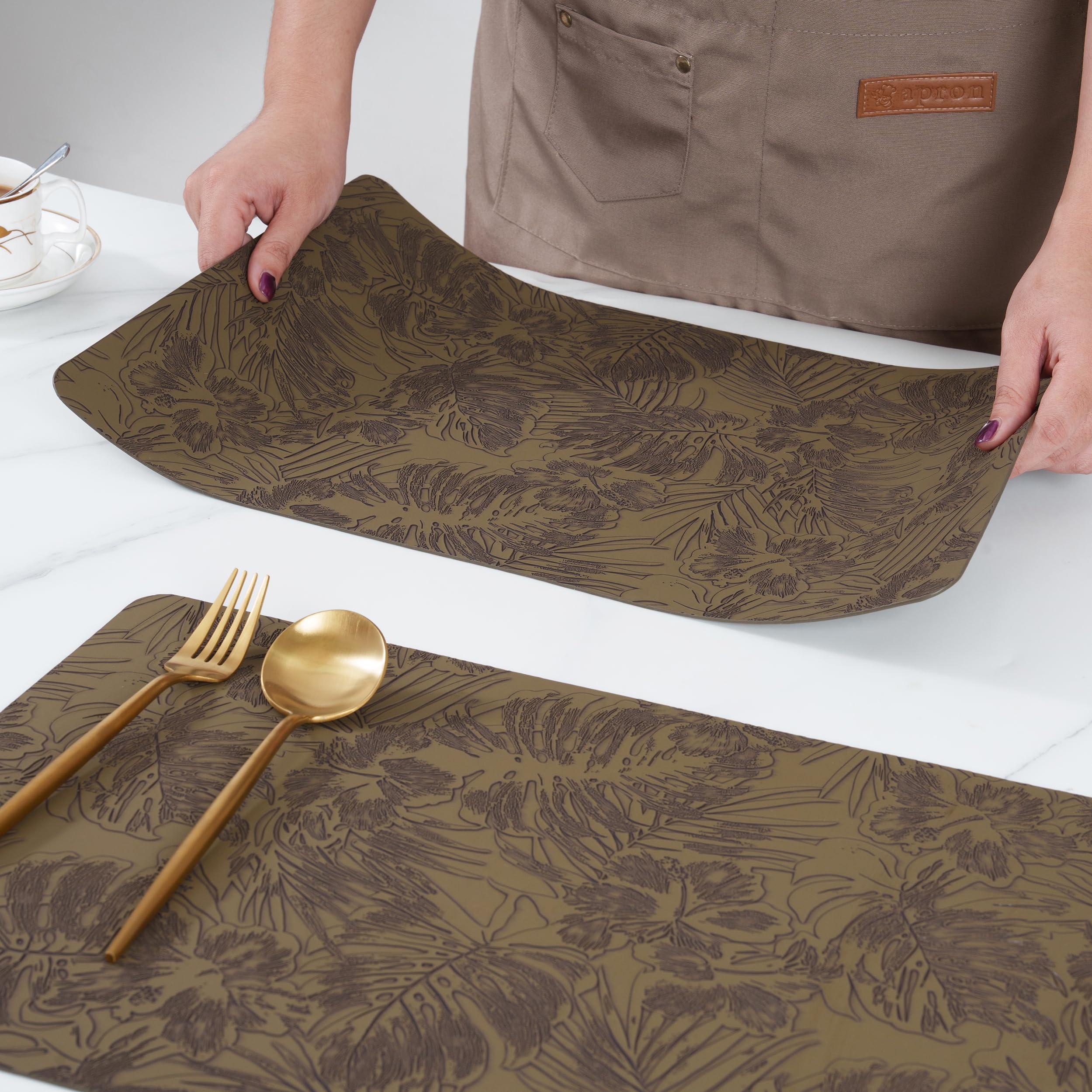 POLYTE Indoor/Outdoor Washable Embossed Vinyl Faux Leather Table Dining Placemats, Set of 4 - Image 5