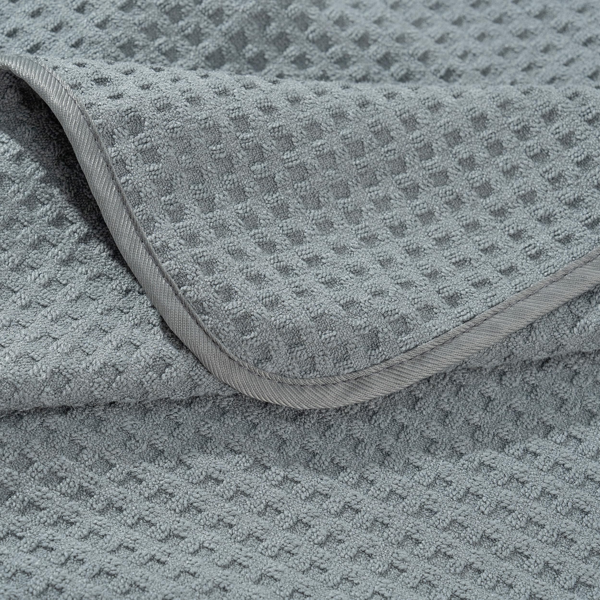 POLYTE Quick Dry Microfiber Waffle Bath Towel Body Wrap for Men, One Size - 20 in. Length x 58 in. Sweep (Gray) - Image 4